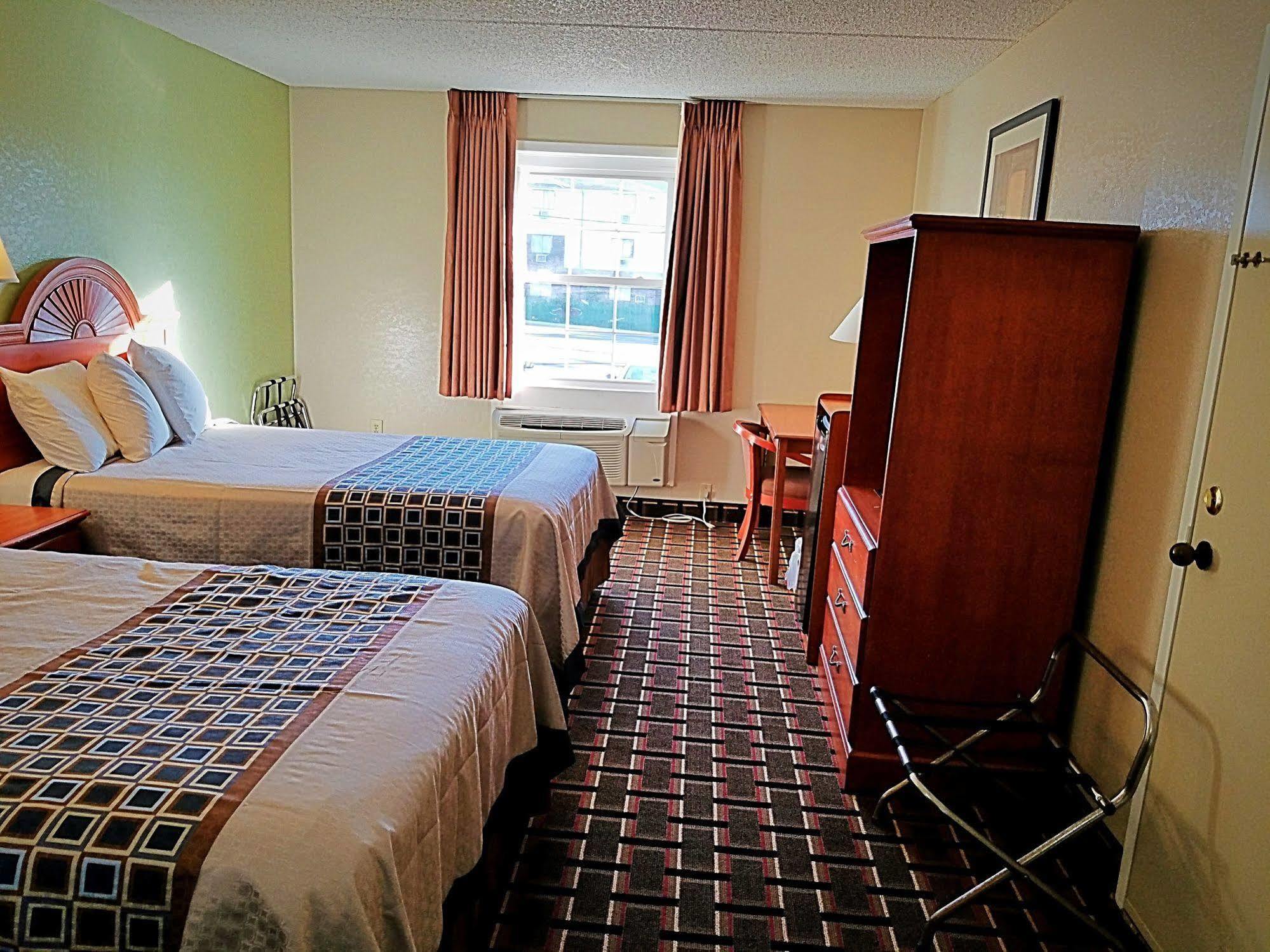 Red Roof Inn Richmond, Va - W Broad St Хенрико Экстерьер фото