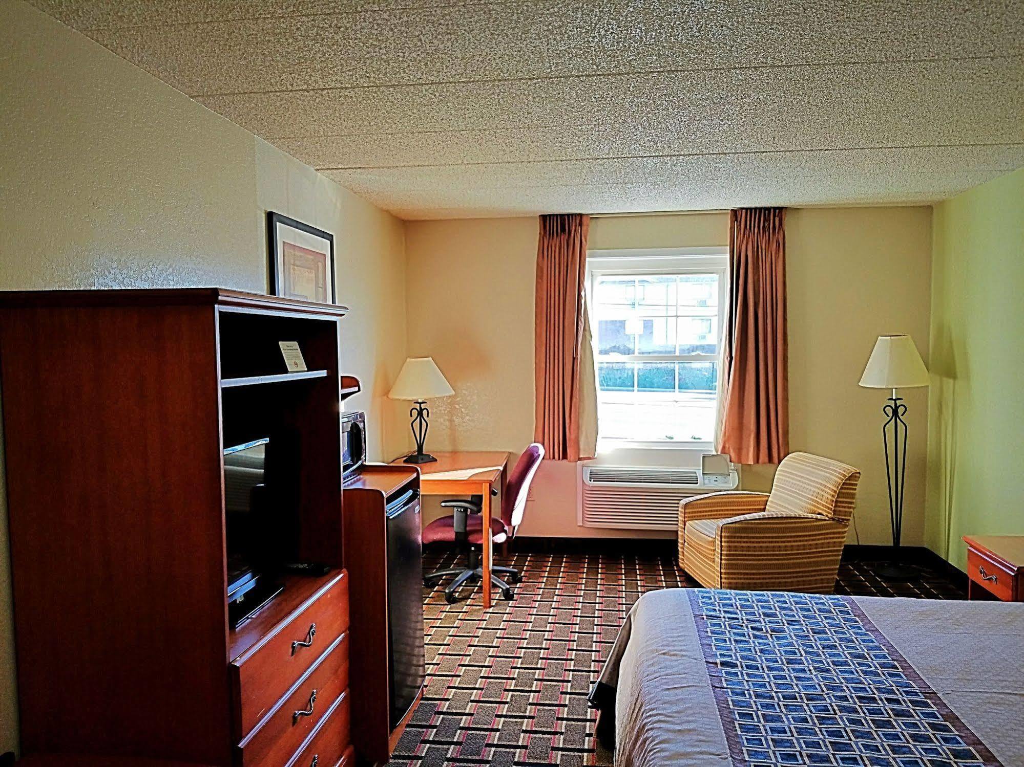 Red Roof Inn Richmond, Va - W Broad St Хенрико Экстерьер фото