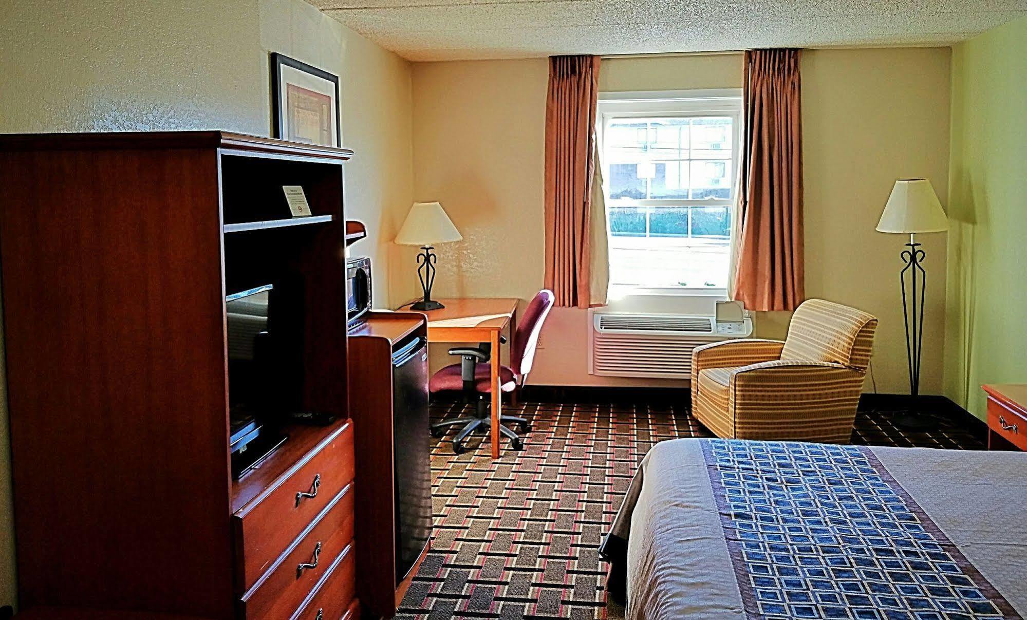 Red Roof Inn Richmond, Va - W Broad St Хенрико Экстерьер фото